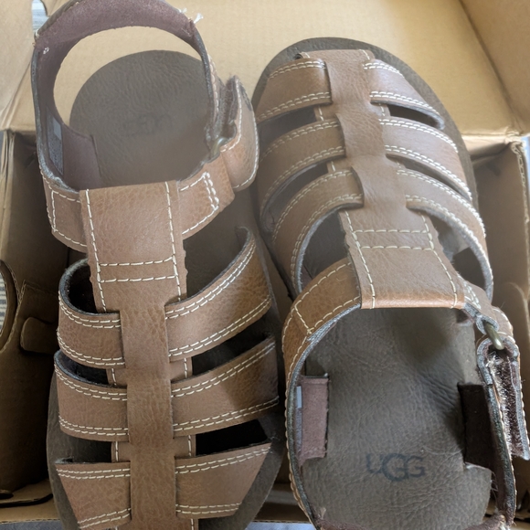 UGG Josiah Tan Toddler Sandals - Picture 3 of 4